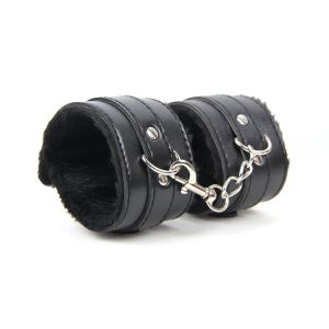 PITCH-DARK HANDCUFF